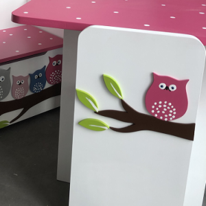 Stevige set, speeltafel en 2 stoeltjes of met een opbergbankje